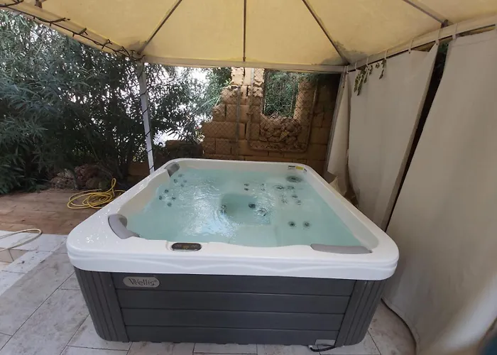 Sands Daire Saint Julian's